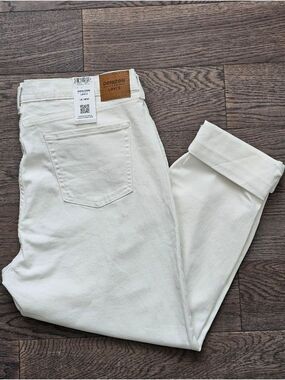 DENIZEN From Levis White Boyfriend Jeans Size 14 NWT